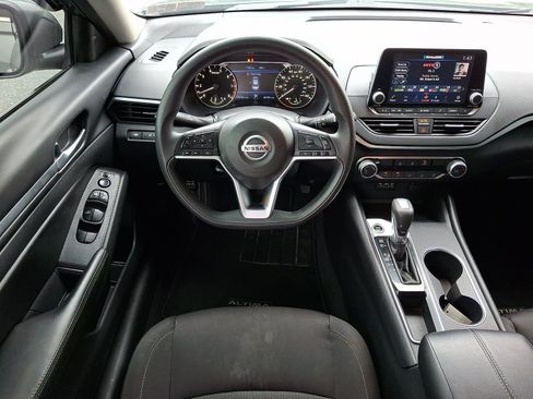 Certified 2022 Nissan Altima 2.5 SV FWD image 13