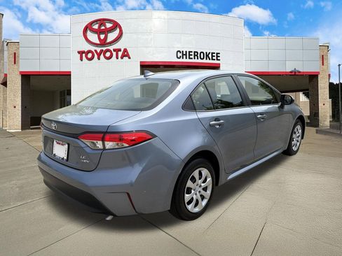 Used 2026 Toyota Corolla LE FWD image 5