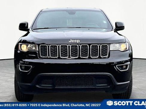 Used 2019 Jeep Grand Cherokee Laredo RWD image 2