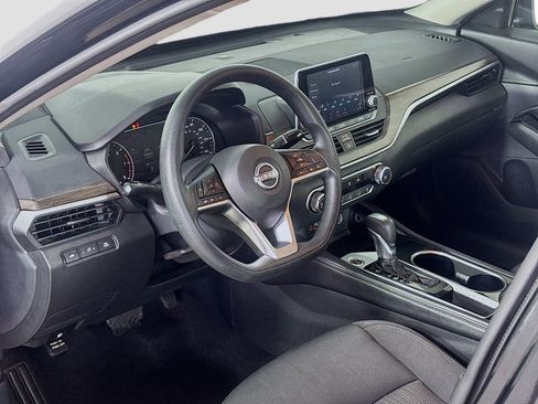 Used 2023 Nissan Altima 2.5 SV FWD image 9