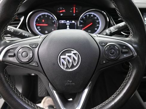 Used 2018 Buick Regal Preferred FWD image 17