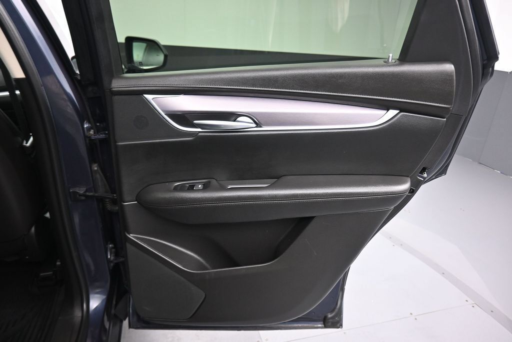 Used 2018 Cadillac XT5 Luxury w/ Driver Awareness Package FWD image 36