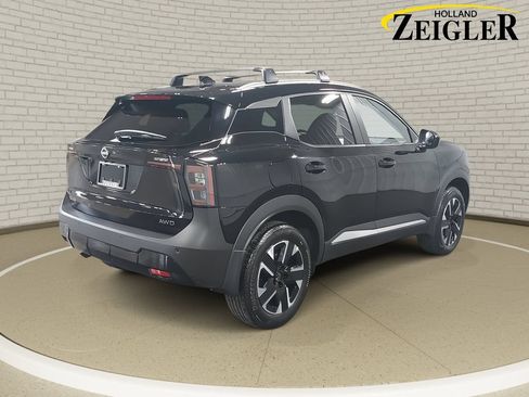 Used 2026 Nissan Kicks SV w/ SV Premium Package AWD/4WD image 5