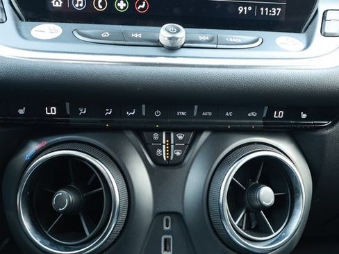 Used 2025 Chevrolet Blazer LT FWD image 18