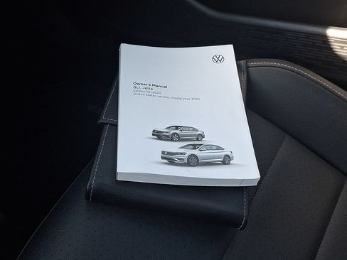Used 2022 Volkswagen Jetta SE FWD image 23