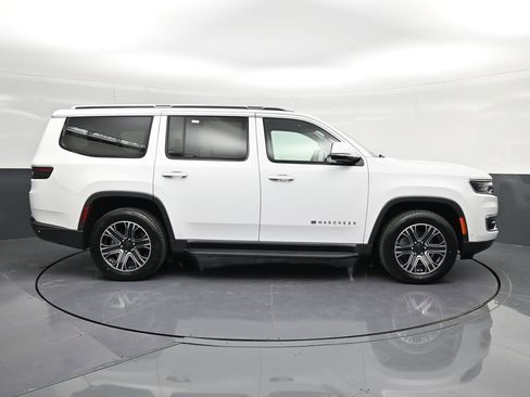Used 2022 Jeep Wagoneer Series III image 4