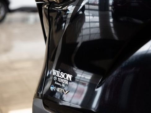 Used 2025 Toyota Sienna LE image 7