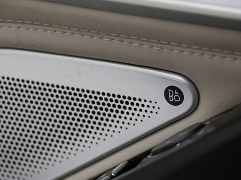 Used 2020 Ford Explorer Platinum w/ Premium Technology Package image 33