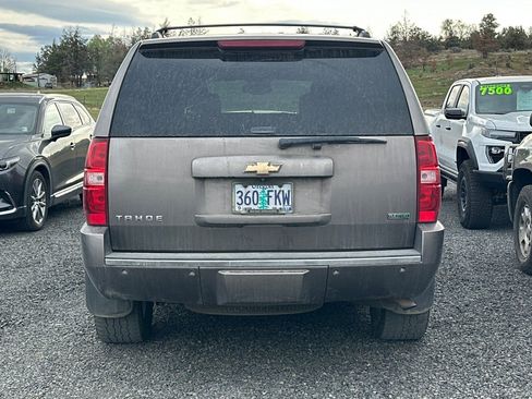 Used 2011 Chevrolet Tahoe LTZ AWD/4WD image 4
