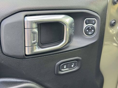 Used 2026 Jeep Wrangler Unlimited Sport AWD/4WD image 17