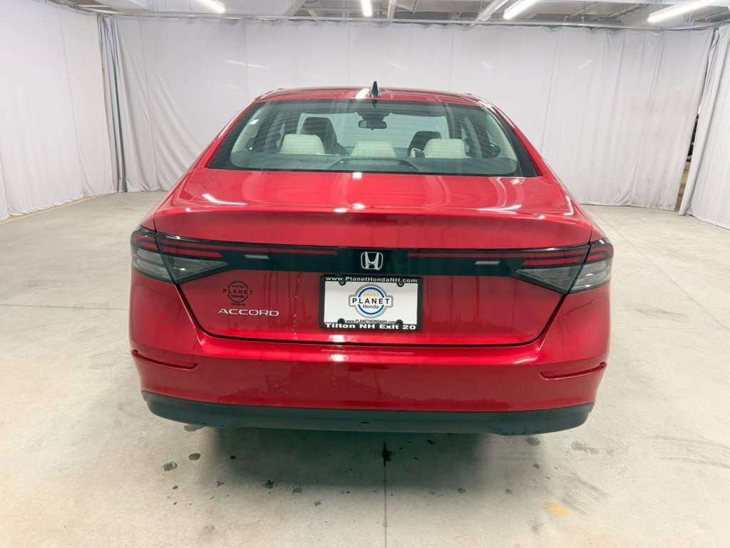 Certified 2025 Honda Accord SE image 10