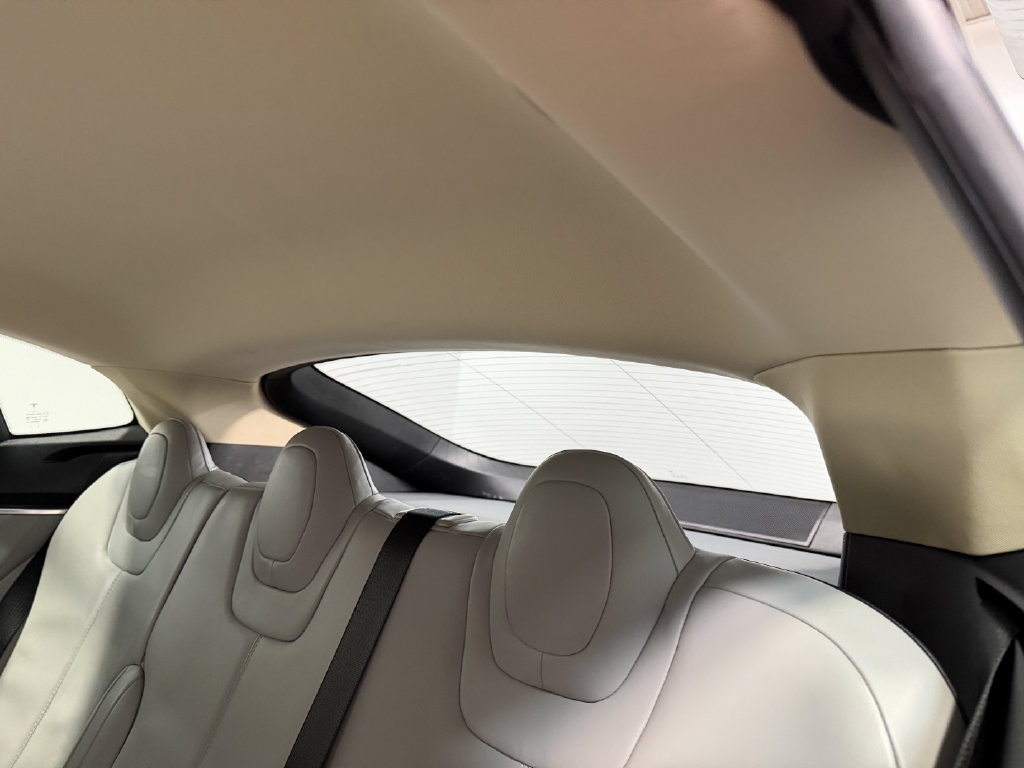 Used 2013 Tesla Model S Performance RWD image 9