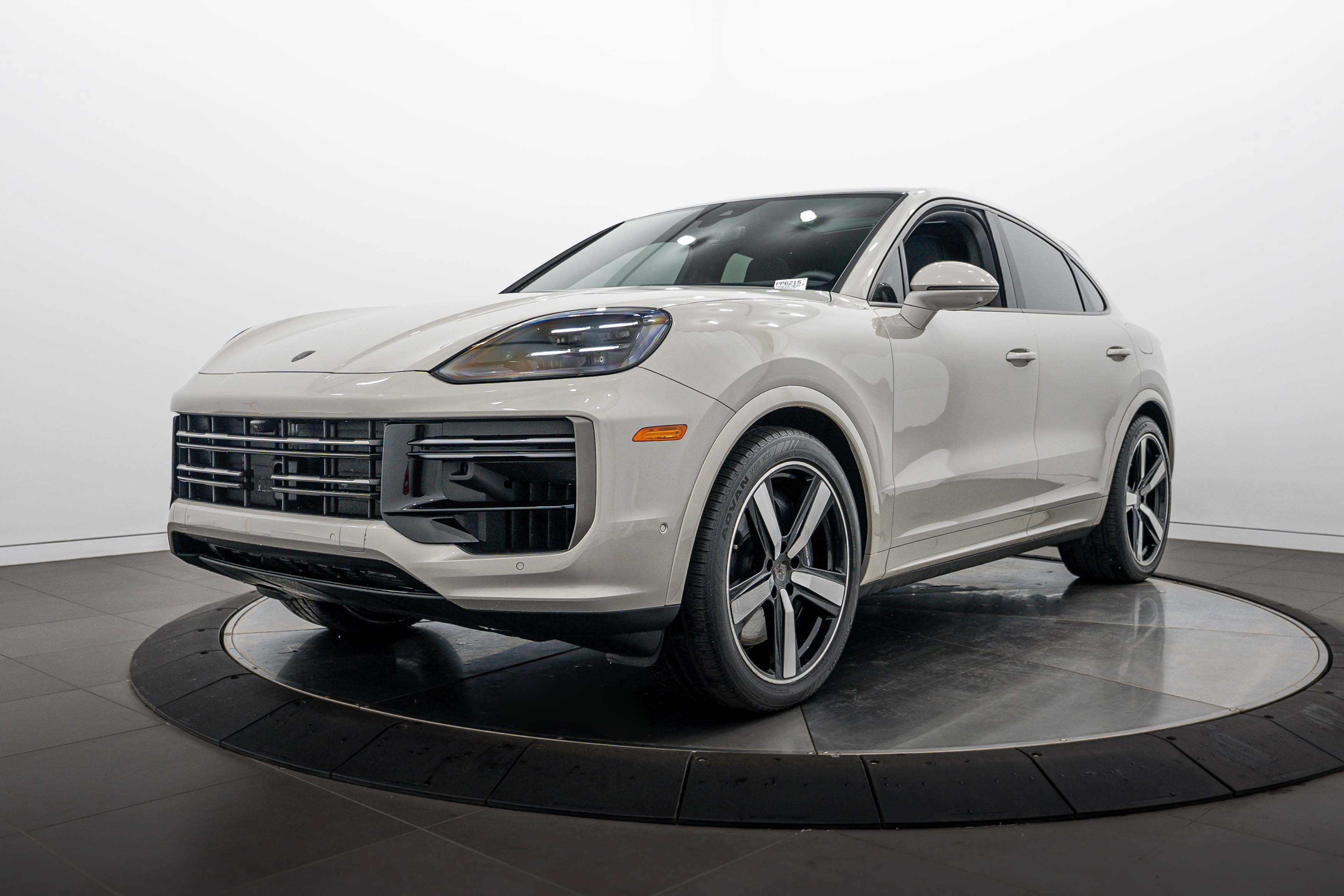 Certified 2025 Porsche Cayenne Turbo AWD/4WD image 1