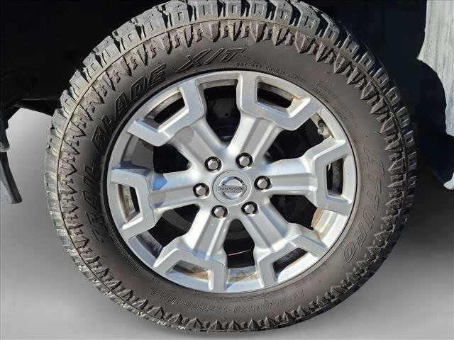 Used 2017 Nissan Titan SV AWD/4WD image 18