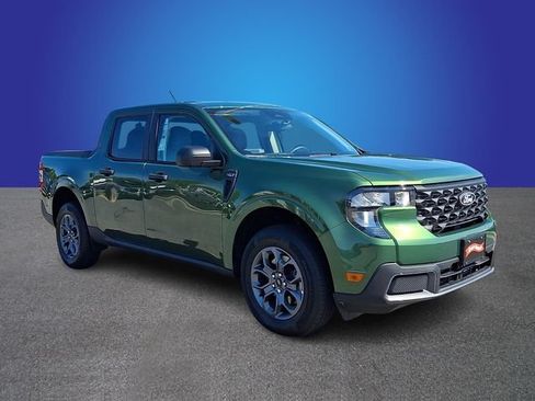 Certified 2025 Ford Maverick XLT w/ Equipment Group 302A AWD/4WD image 3