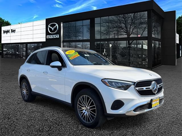 Used 2023 Mercedes-Benz GLC 300 4MATIC image 1