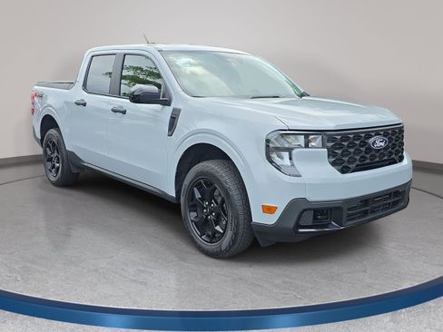 Used 2025 Ford Maverick XLT w/ XLT Luxury Package AWD/4WD image 3