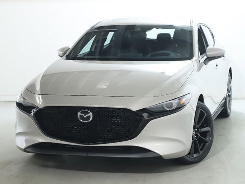 Used 2022 MAZDA MAZDA3 s image 2