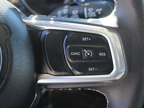 Used 2023 Jeep Wrangler Unlimited Sahara image 16