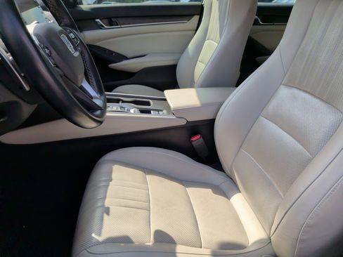 Used 2020 Honda Accord Touring image 27