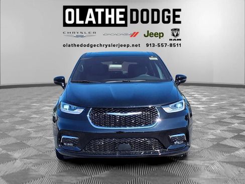 New 2026 Chrysler Pacifica Select image 30