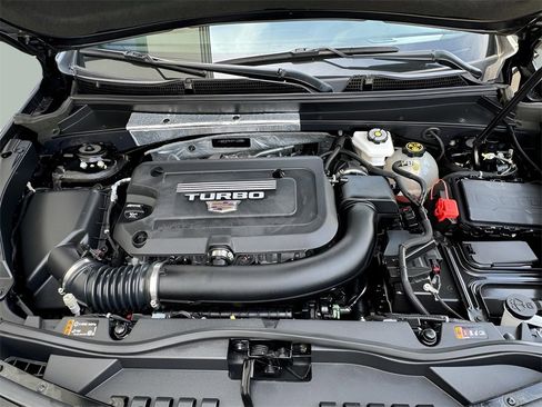 Used 2023 Cadillac XT4 Sport w/ Cold Weather Package image 27