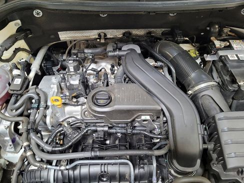 Used 2023 Volkswagen Taos SE image 30