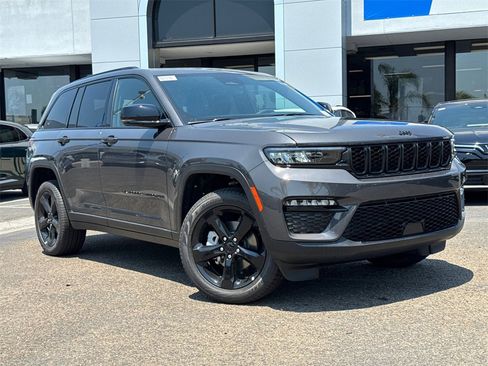 New 2025 Jeep Grand Cherokee Limited w/ Black Appearance Package image 2