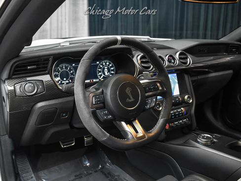 Used 2022 Ford Mustang Shelby GT500 w/ Carbon Fiber Track Pack RWD image 8