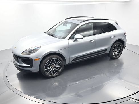 Certified 2026 Porsche Macan AWD/4WD image 31