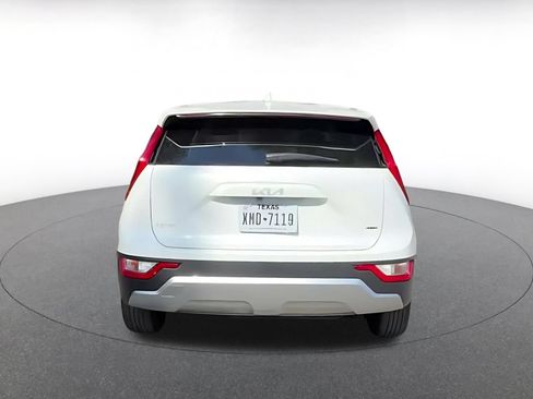 Used 2026 Kia Niro LX FWD image 12