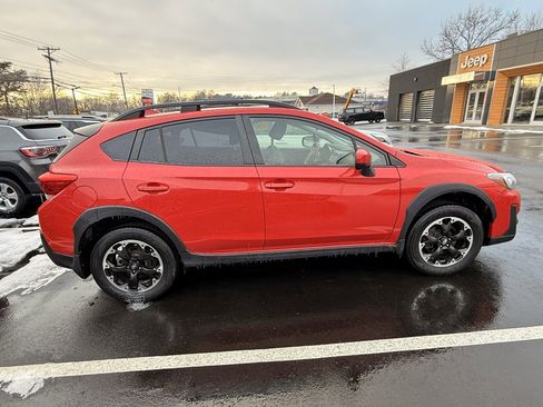 Used 2021 Subaru Crosstrek 2.0i Premium w/ Moonroof Package image 8