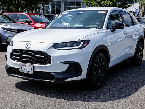 Used 2024 Honda HR-V Sport image 3