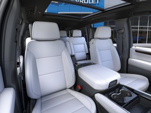 New 2026 Chevrolet Suburban Premier RWD image 16