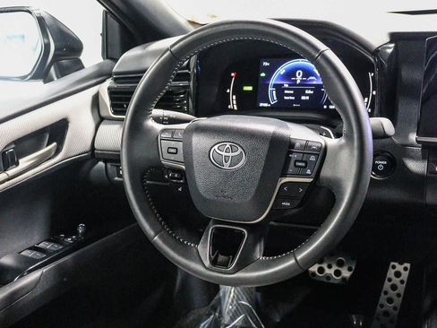 Certified 2025 Toyota Camry SE FWD image 17