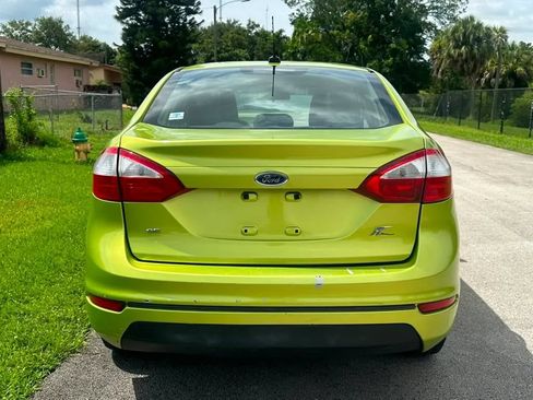 Used 2012 Ford Fiesta SE FWD image 5