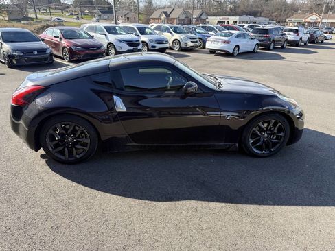 Used 2016 Nissan 370Z Coupe image 6
