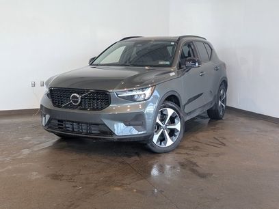 Used 2026 Volvo XC40 B5 Core w/ Climate Package