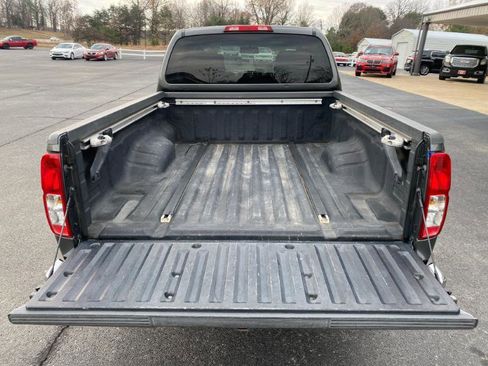 Used 2008 Nissan Frontier SE w/ SE Value Truck Pkg image 9