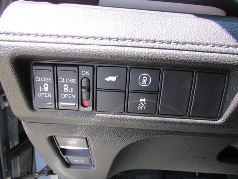 Used 2024 Honda Odyssey Sport image 24