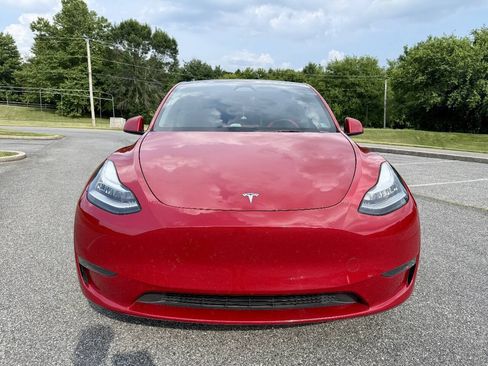 Used 2023 Tesla Model Y Long Range AWD/4WD image 2