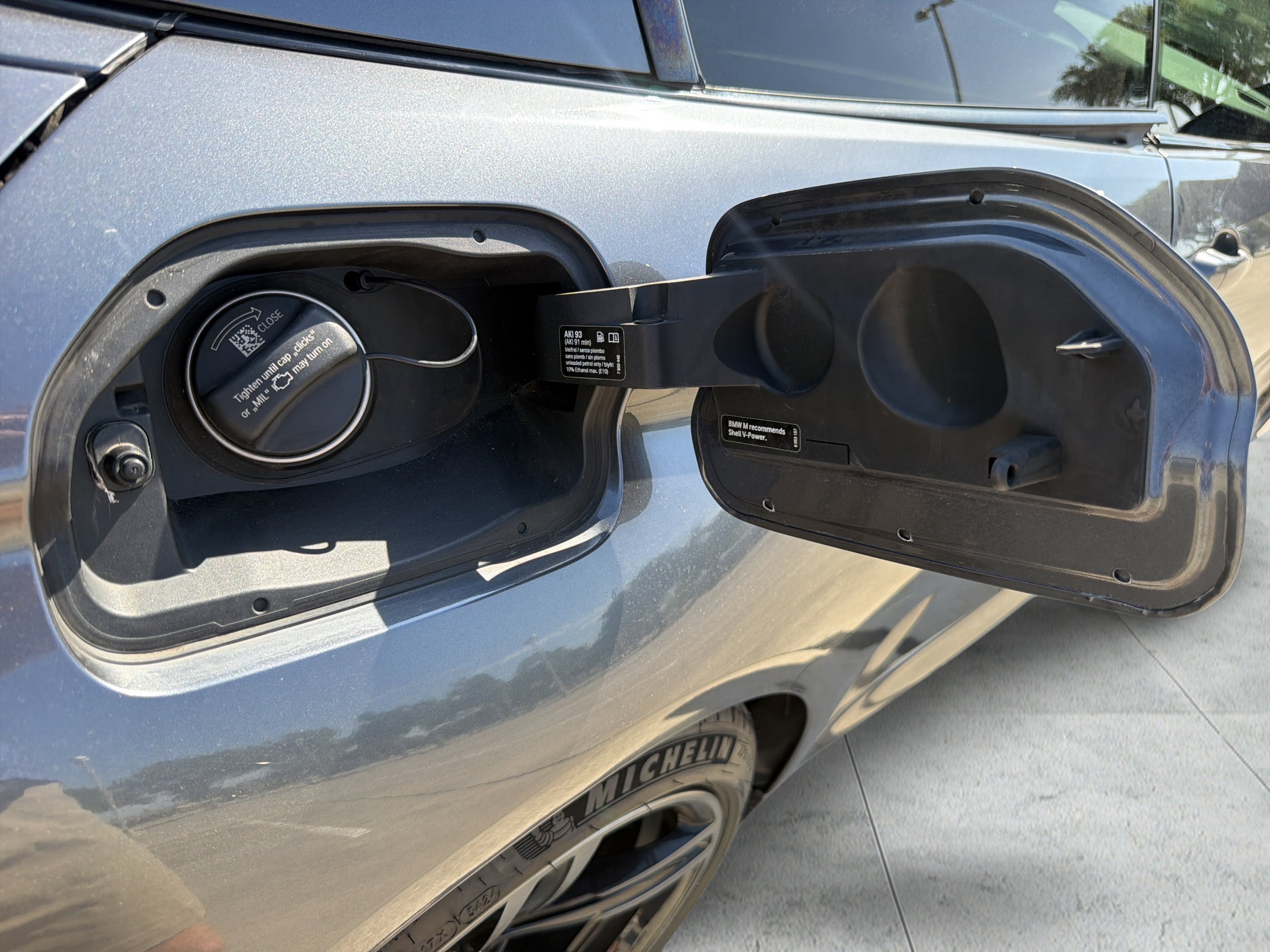 Used 2018 BMW M4 Convertible RWD image 30