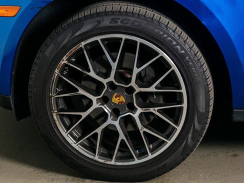 Used 2018 Porsche Macan AWD image 17