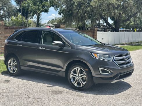 Used 2017 Ford Edge Titanium w/ Technology Package FWD image 4