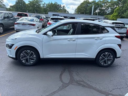 Used 2023 Hyundai Kona SEL FWD image 4