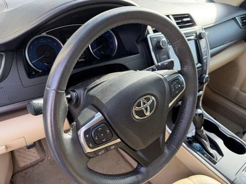 Used 2017 Toyota Camry XLE w/ Moonroof Package FWD image 15