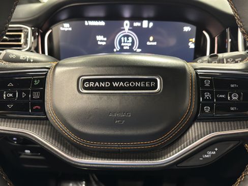 Used 2023 Jeep Grand Wagoneer Series III AWD/4WD image 16