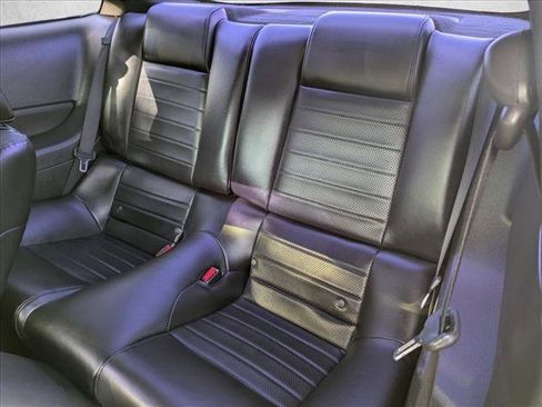 Used 2006 Ford Mustang GT Premium image 25