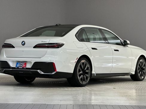 Used 2023 BMW 740i RWD image 9