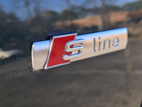 Used 2018 Audi A4 2.0T Premium Plus image 11